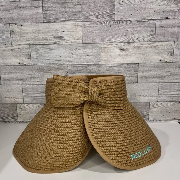 Neocutis Lumière Illuminating & Tightening Eye Cream ➕Neocutis Sun Hat - Picture 7 of 15